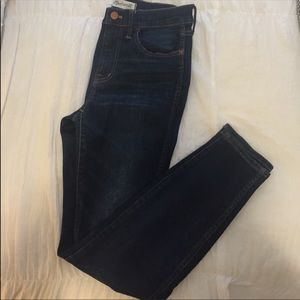 Madewell High Riser Jeans. Dark wash